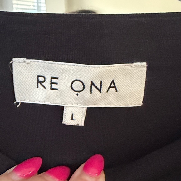 Re Ona Classic Black Short Sleeve Tee - Picture 2 of 3